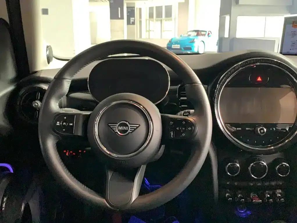 MINI 2023 1.5T COOPER Artist 5-Door Edition — миниатюра 3