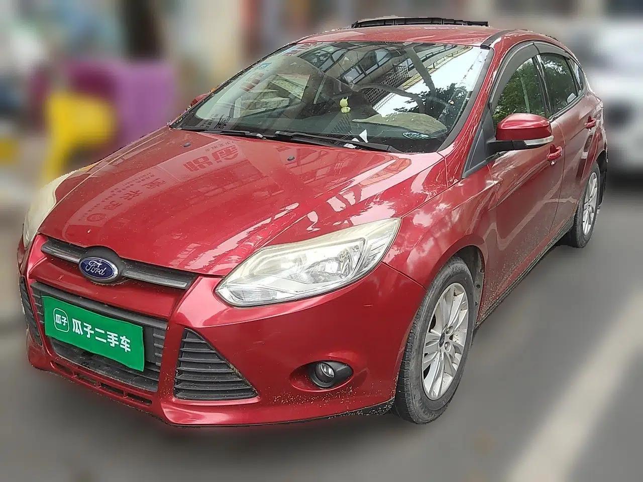 Ford Focus 2012 Hatchback 1.6L Automatic Comfort Model — миниатюра 1