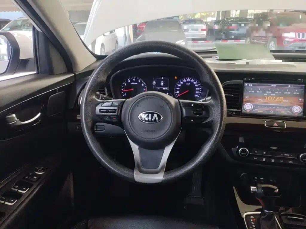 Kia K4 2014 1.8L Automatic GLS — миниатюра 3