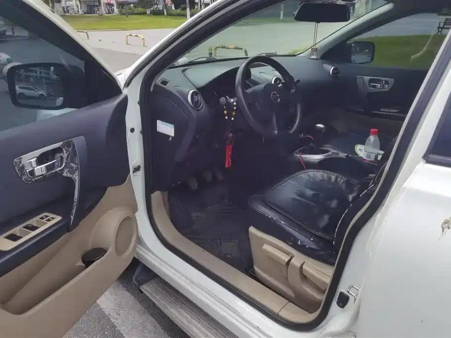 Nissan Qashqai 2012 1.6XE Wind 5MT 2WD — миниатюра 9