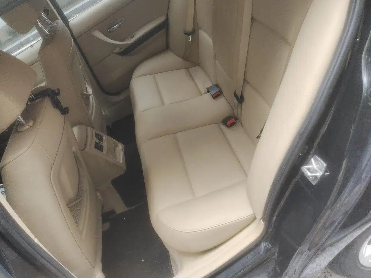 BMW 3 Series 2012 318i Leading Model — миниатюра 17