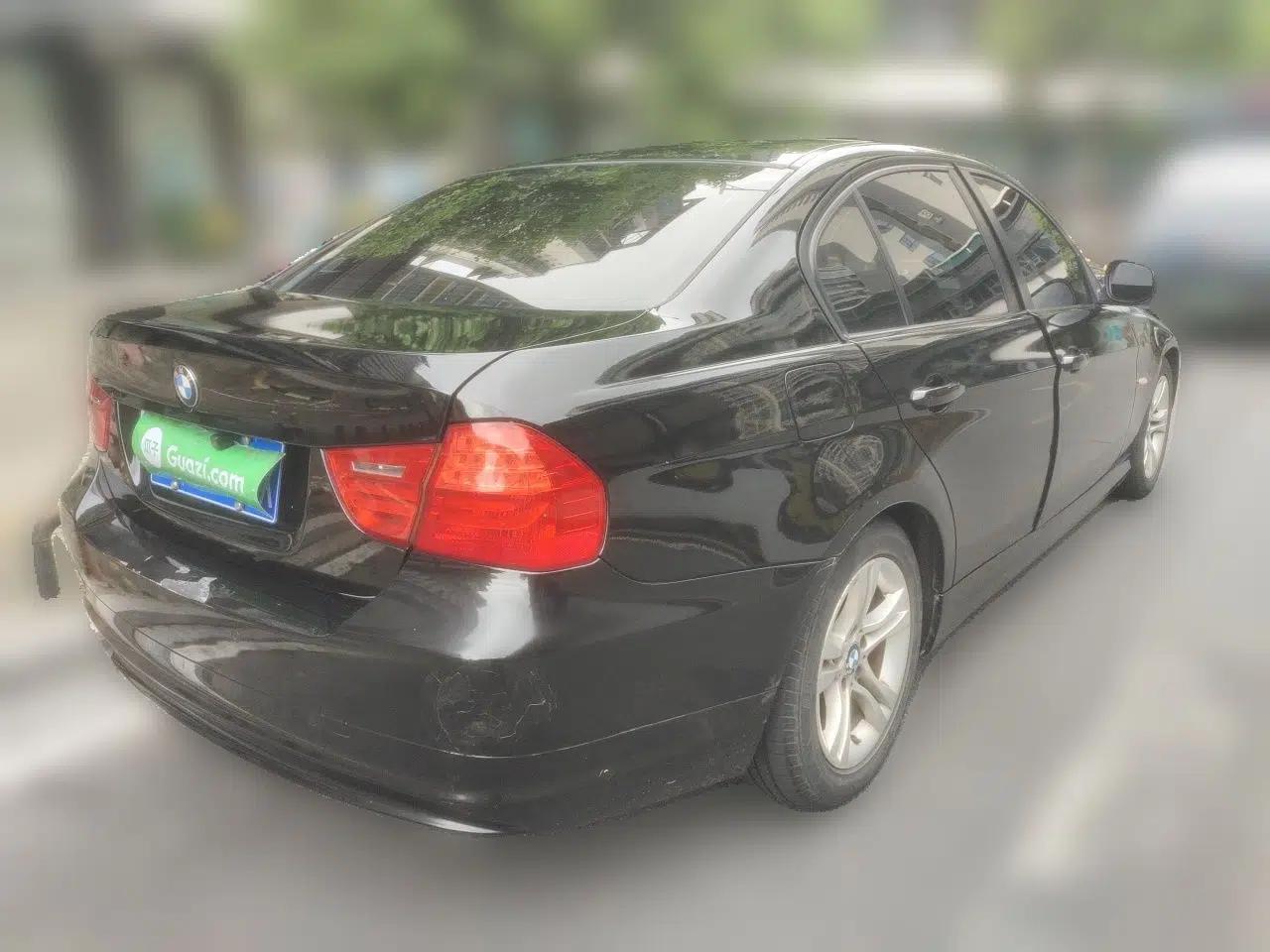 BMW 3 Series 2012 318i Leading Model — миниатюра 6
