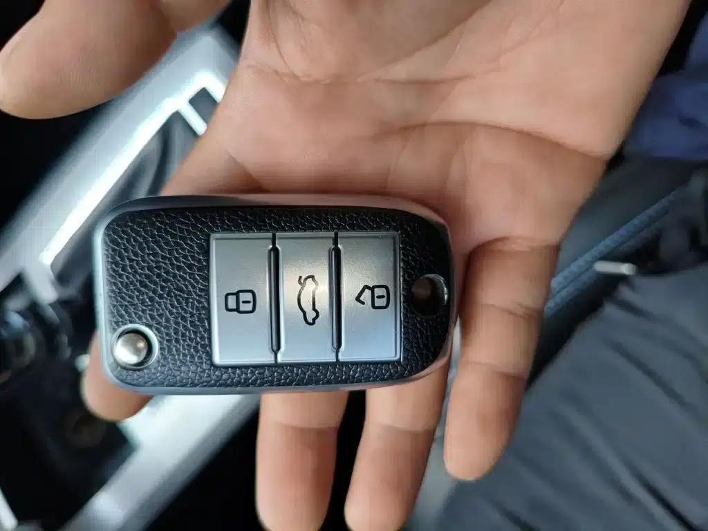 Roewe RX5 2020 20T Automatic 4G Connected Million Edition — миниатюра 9