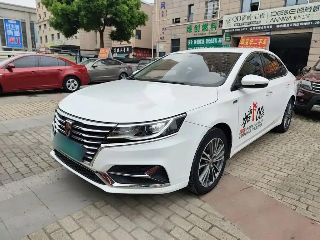 Roewe i6 Classic 2020 PLUS 1.6L Manual 4G Connected Glory Flagship Edition — миниатюра 1