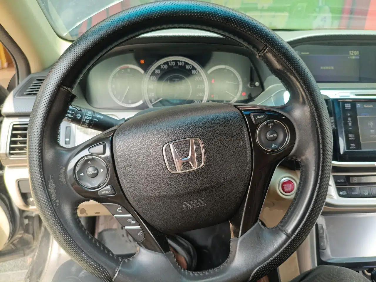 Honda Accord 2014 2.4L EX Luxury Edition — миниатюра 10