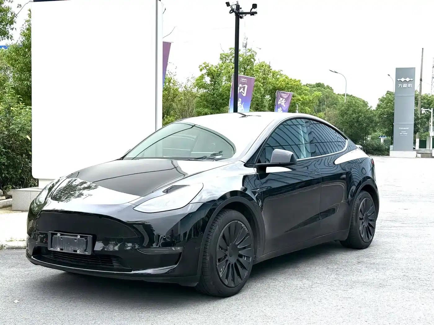 Model Y 2023 Rear-Wheel Drive — миниатюра 1