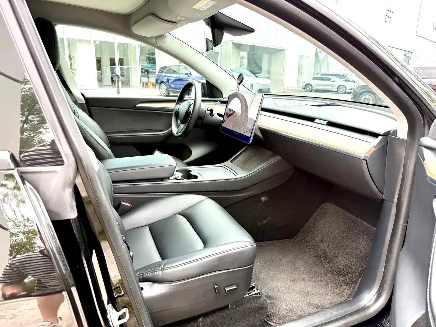 Model Y 2023 Rear-Wheel Drive — миниатюра 12