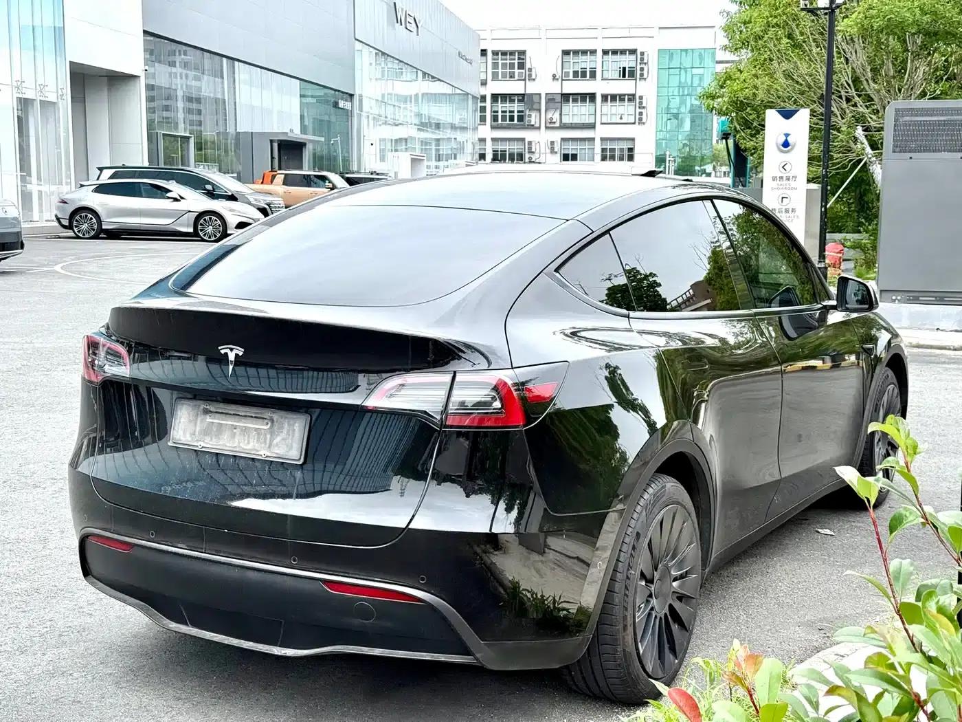 Model Y 2023 Rear-Wheel Drive — миниатюра 4