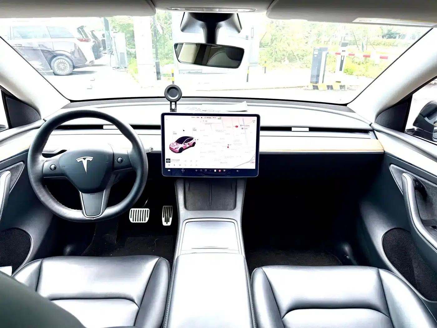 Model Y 2023 Rear-Wheel Drive — миниатюра 9