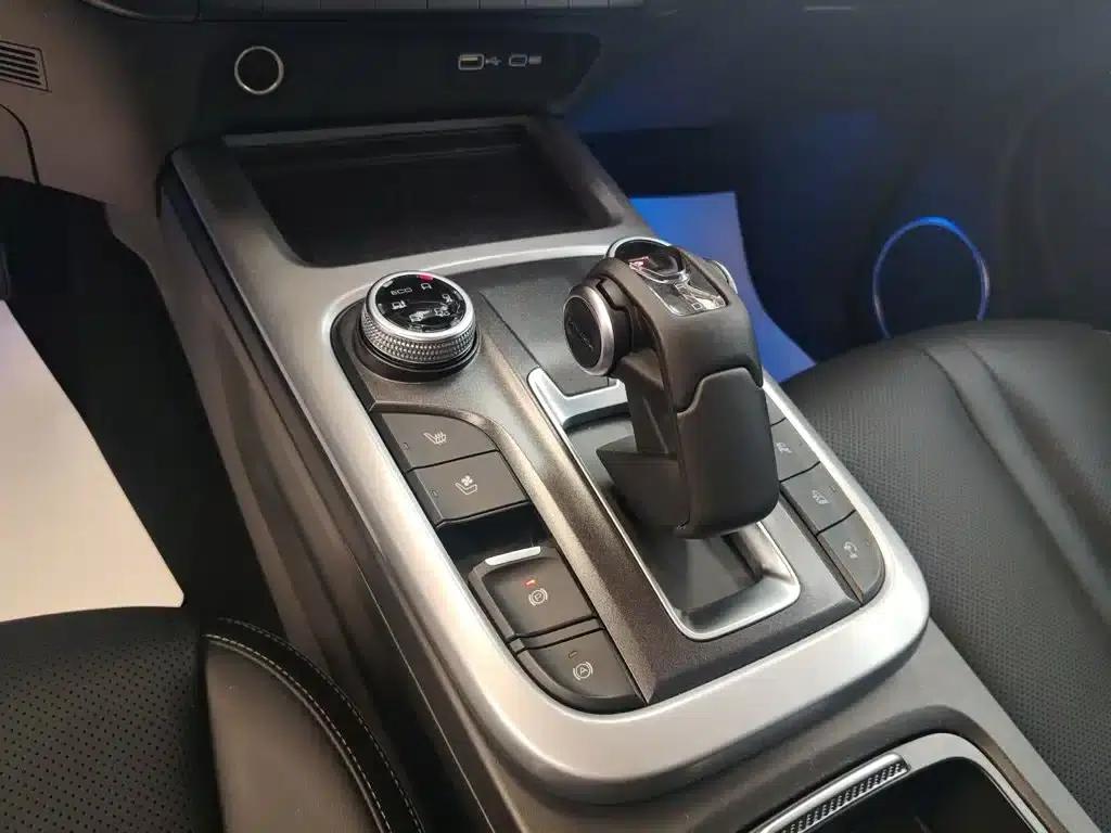 The 2023 Tank 300 City Edition 2.0T is very stylish. — миниатюра 14