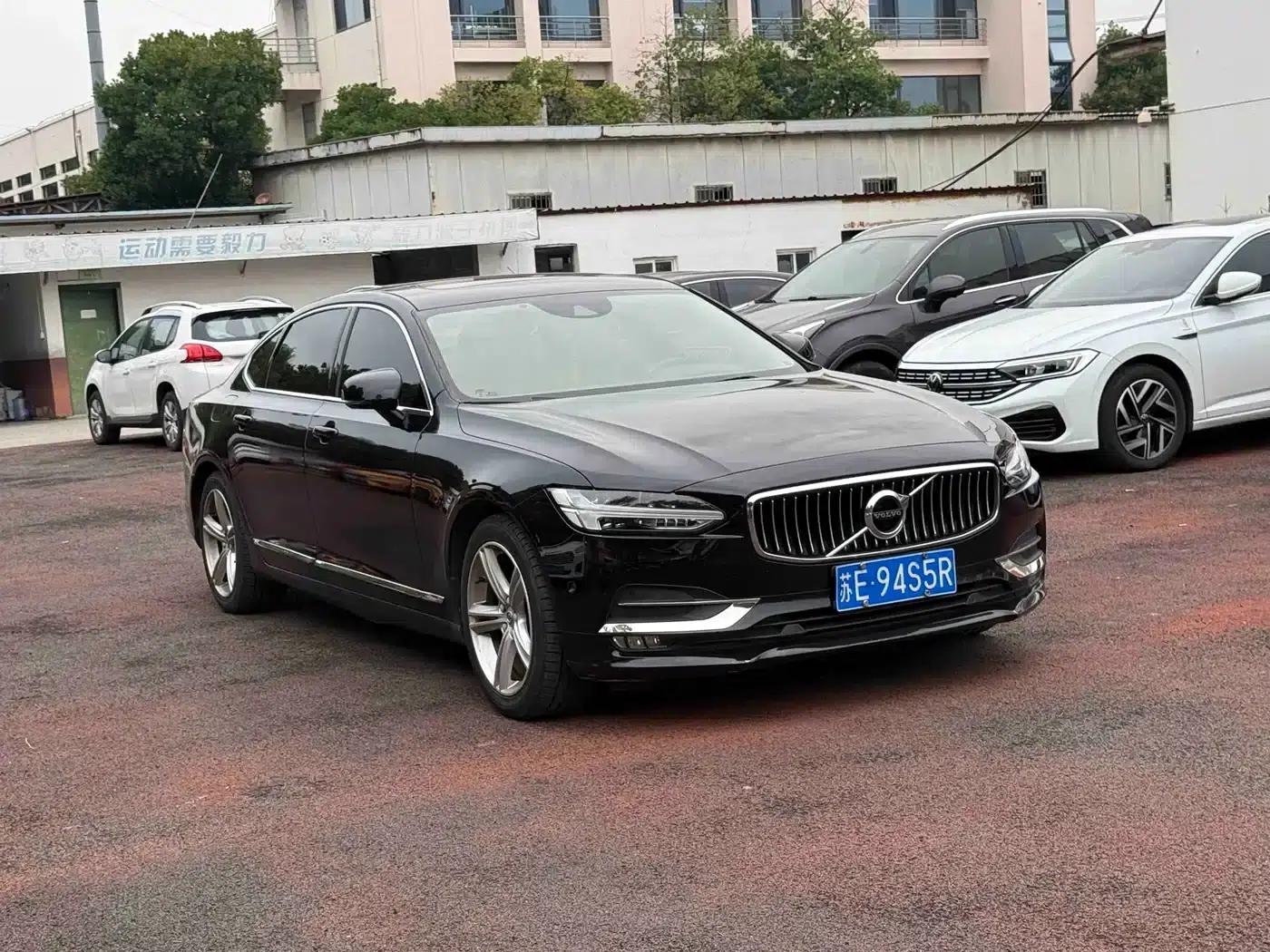 2018 Volvo S90 T4 Smart Edition — миниатюра 3