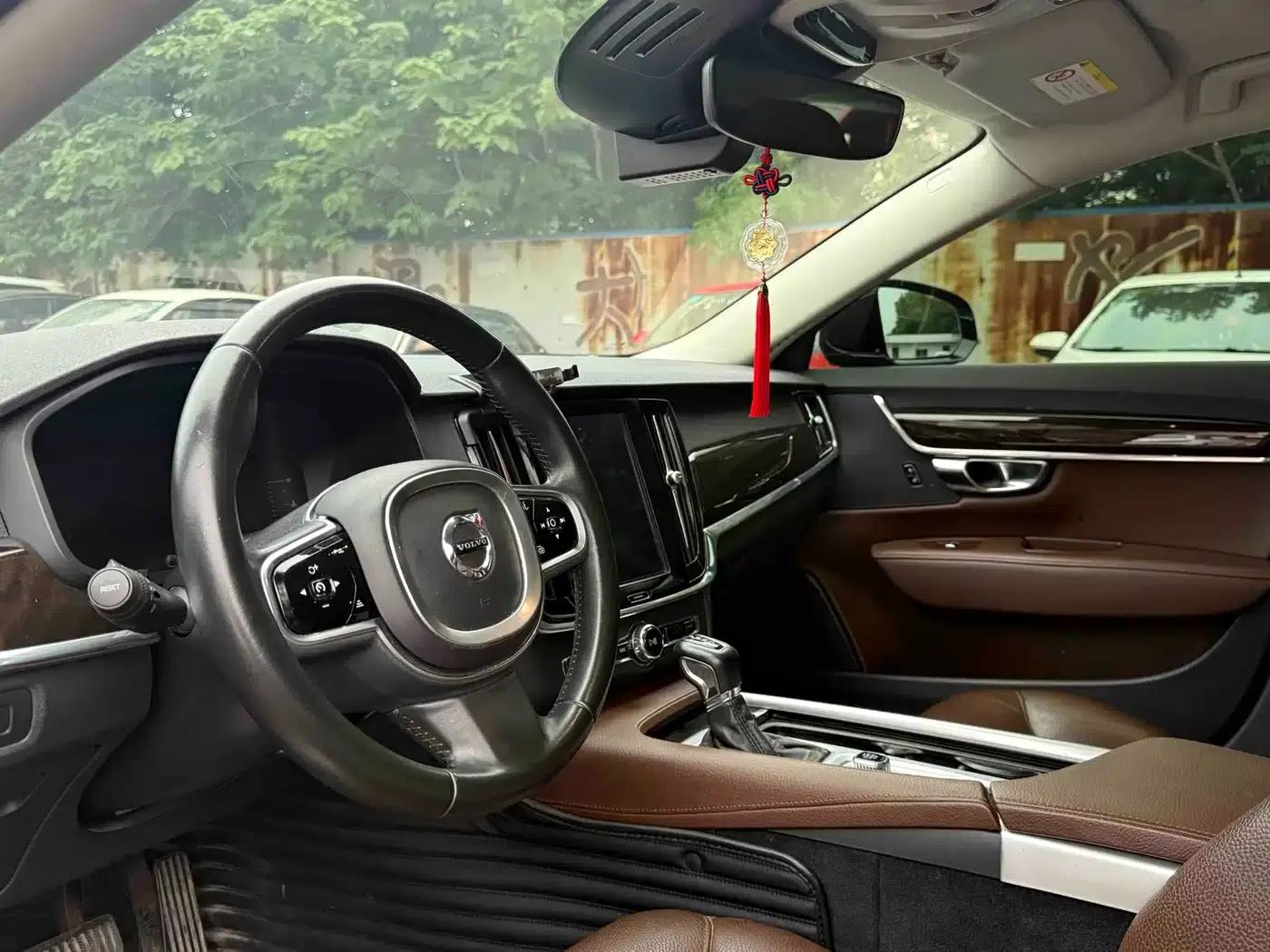 2018 Volvo S90 T4 Smart Edition — миниатюра 7