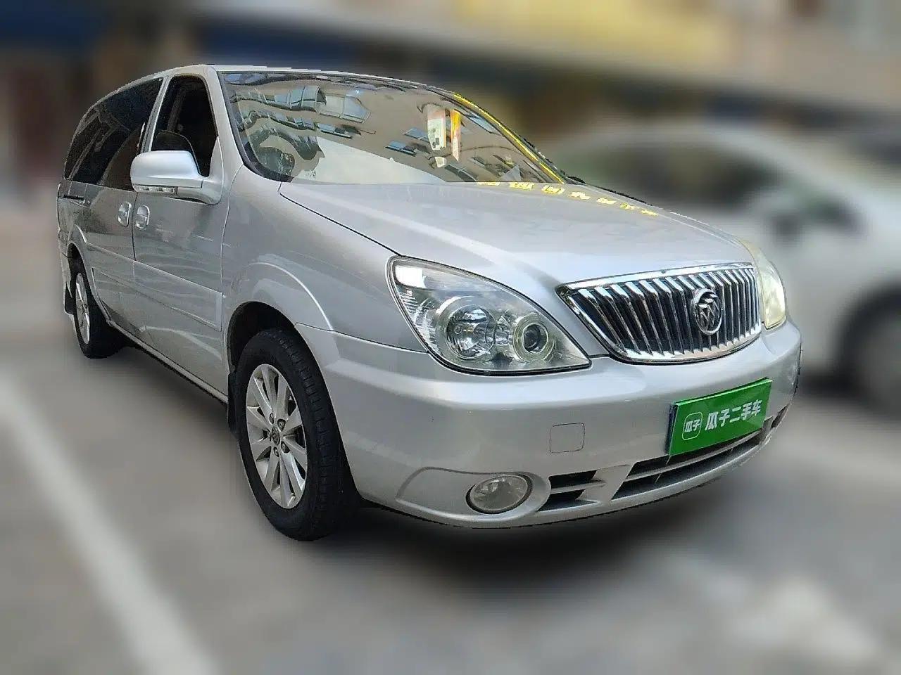 Buick GL8 2011 2.4L LT Executive Edition — миниатюра 3