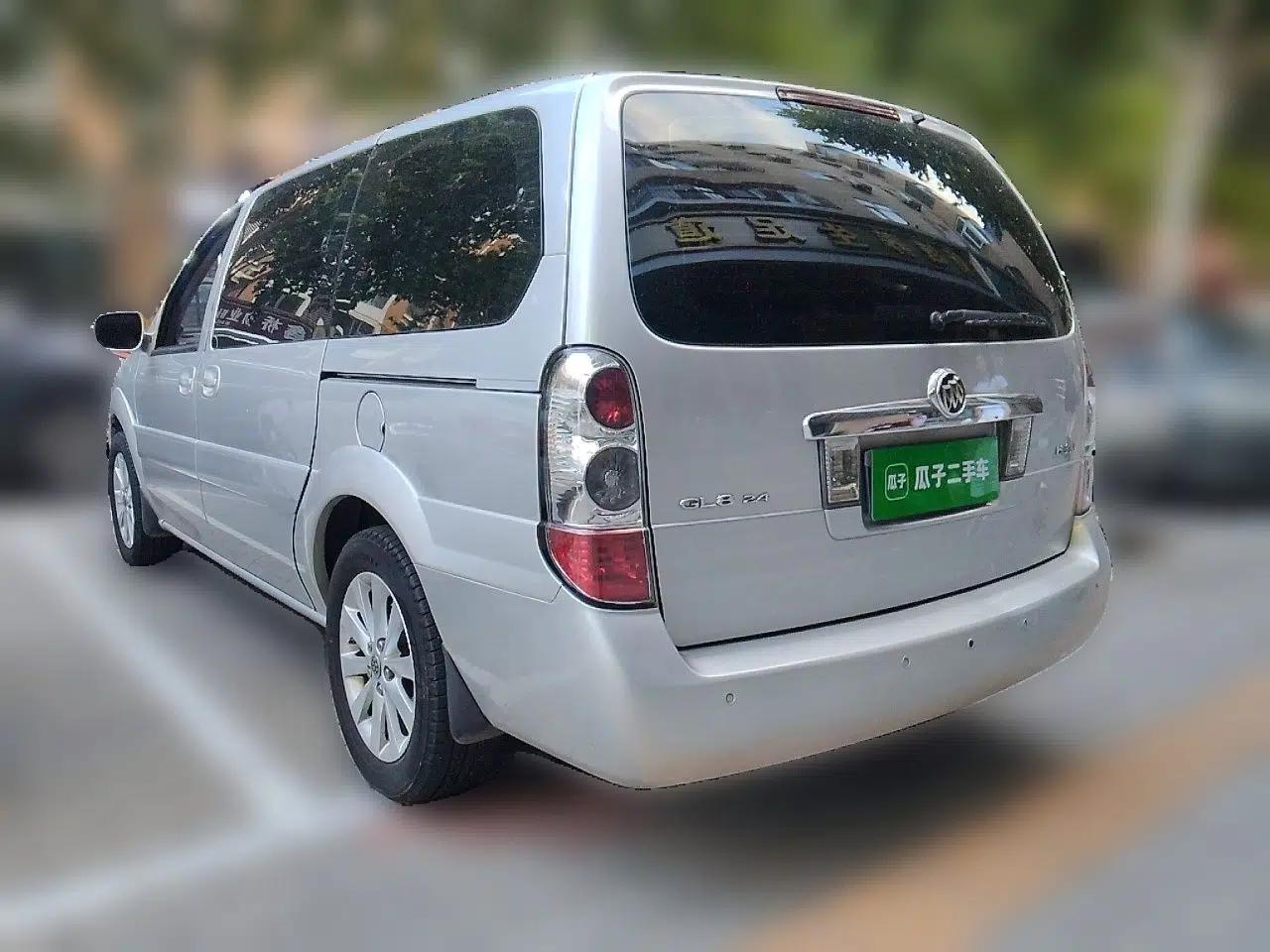 Buick GL8 2011 2.4L LT Executive Edition — миниатюра 4