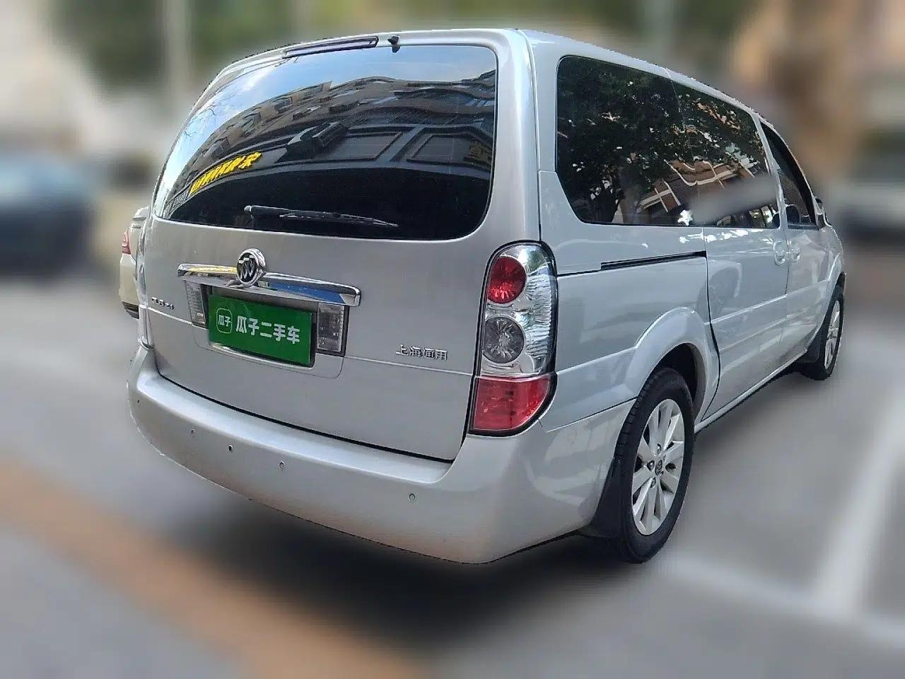 Buick GL8 2011 2.4L LT Executive Edition — миниатюра 6