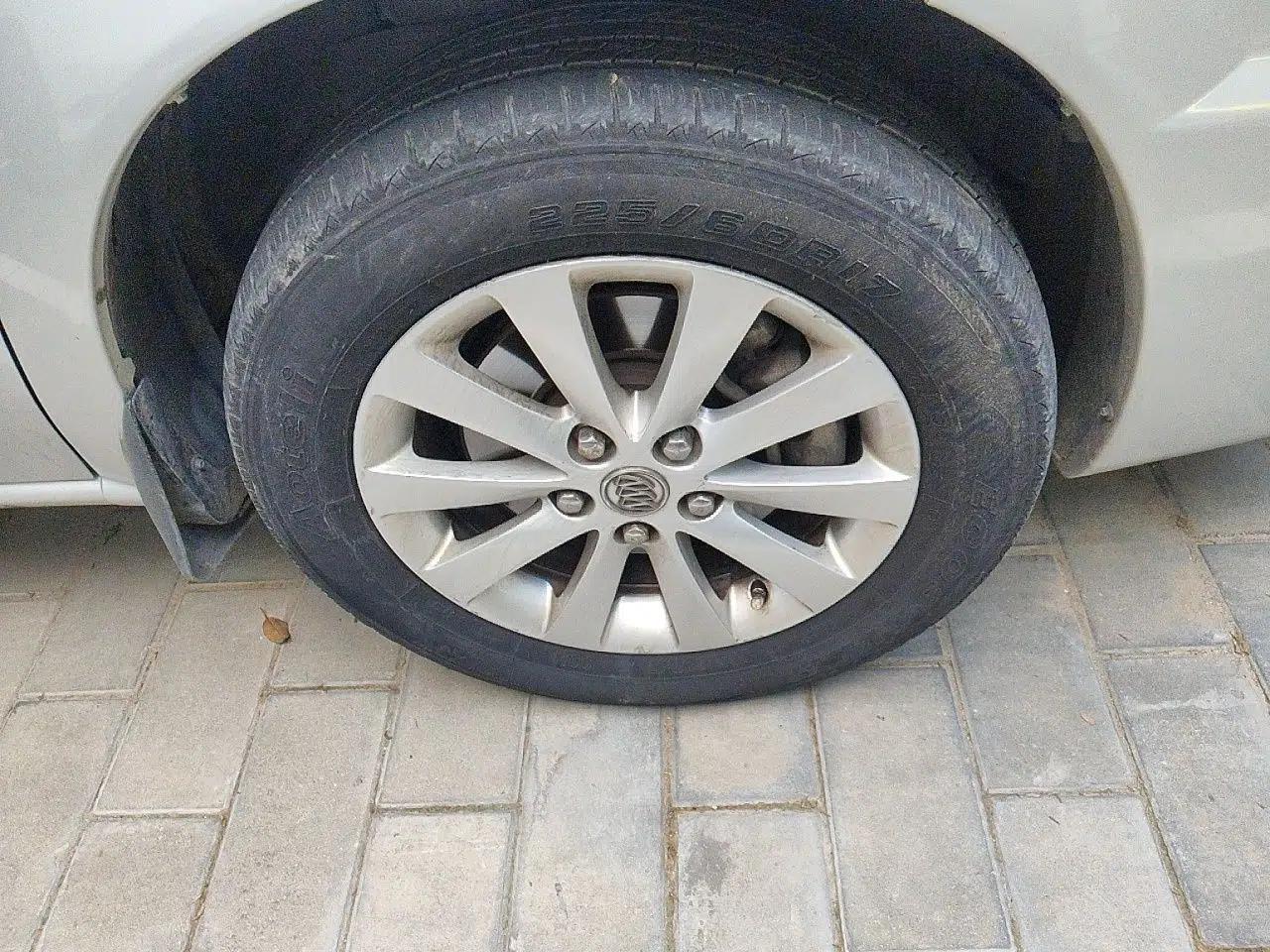 Buick GL8 2011 2.4L LT Executive Edition — миниатюра 8