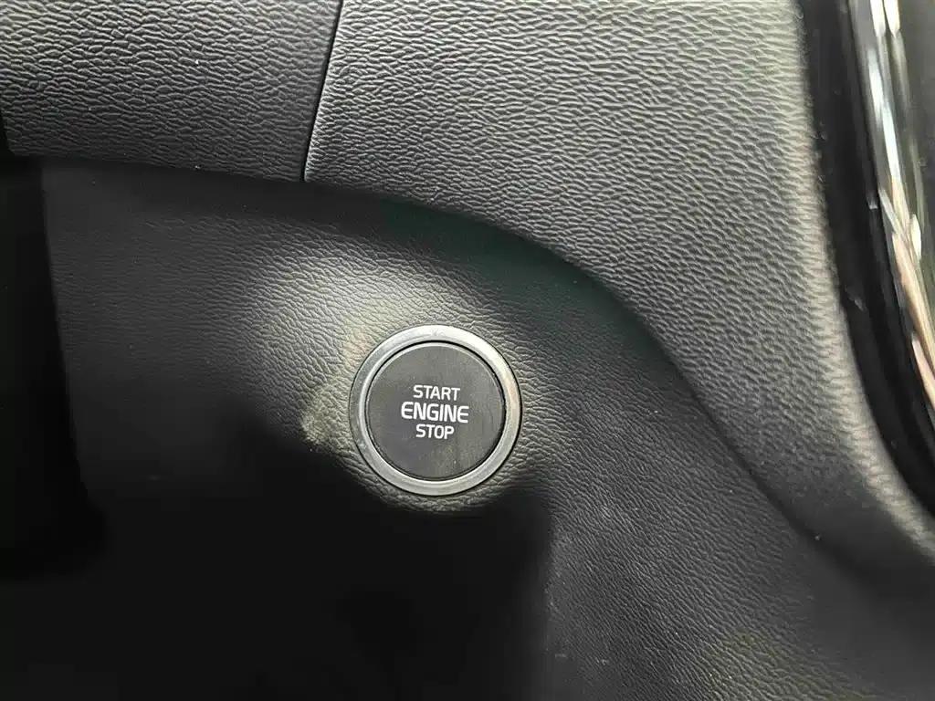 2023 Volvo XC40 B4 AWD Inscription Luxury Edition — миниатюра 4