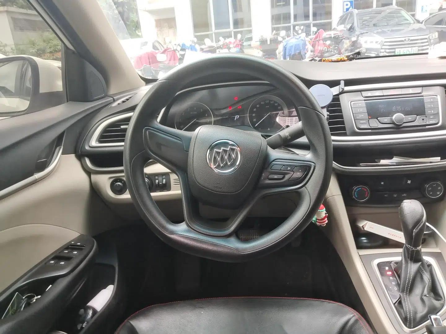 Buick GT 2016 15N Automatic Entry-Level Trim — миниатюра 10