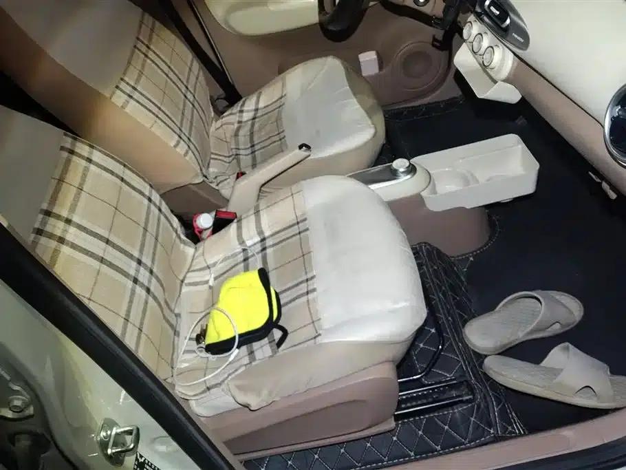 Hongguang MINIEV 2025 Fourth Generation Four-Door Advanced Model — миниатюра 8