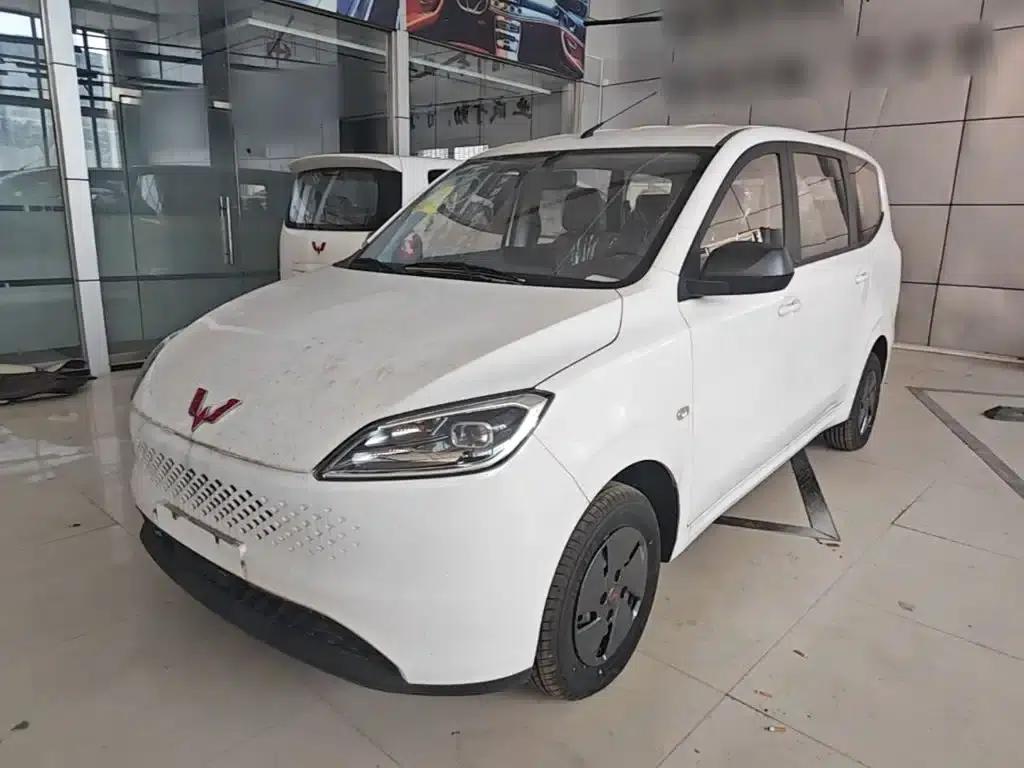 Wuling Hongguang New Energy 2025 Range-Extended Hybrid 50km Comfort Model — миниатюра 2