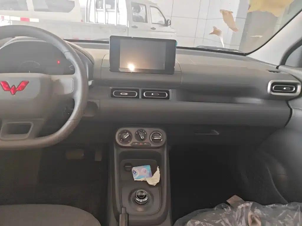 Wuling Hongguang New Energy 2025 Range-Extended Hybrid 50km Comfort Model — миниатюра 13