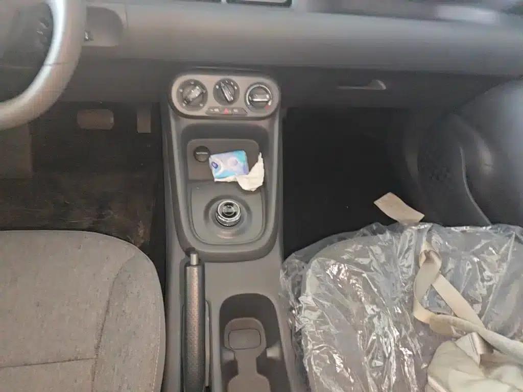 Wuling Hongguang New Energy 2025 Range-Extended Hybrid 50km Comfort Model — миниатюра 14