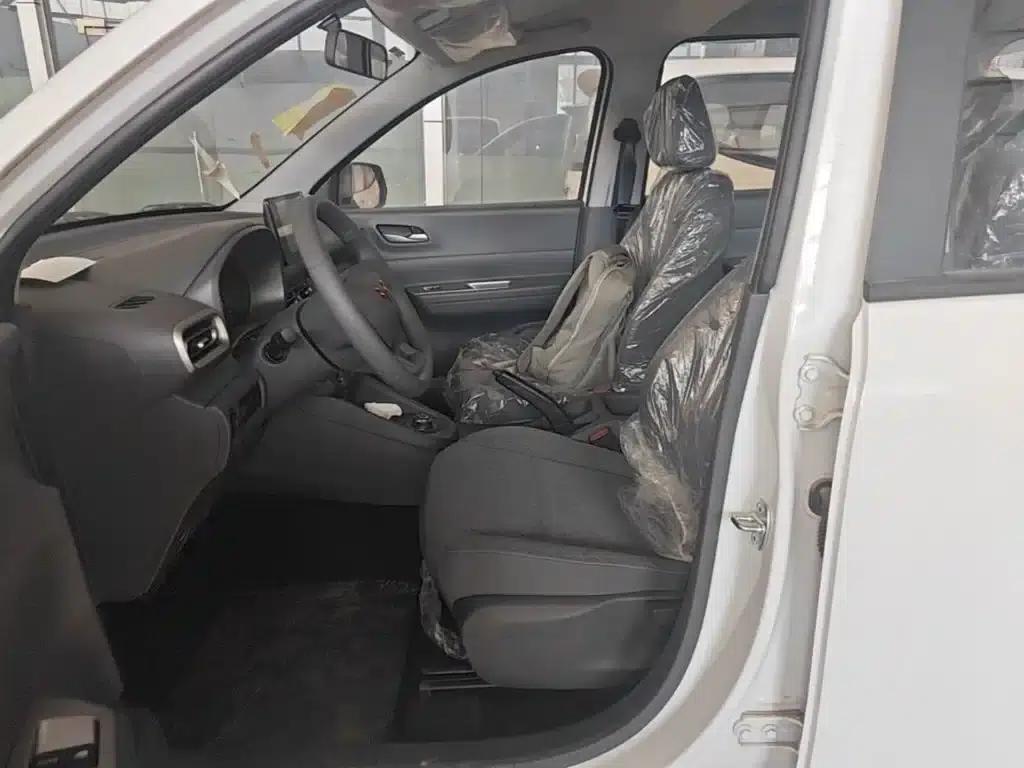 Wuling Hongguang New Energy 2025 Range-Extended Hybrid 50km Comfort Model — миниатюра 15