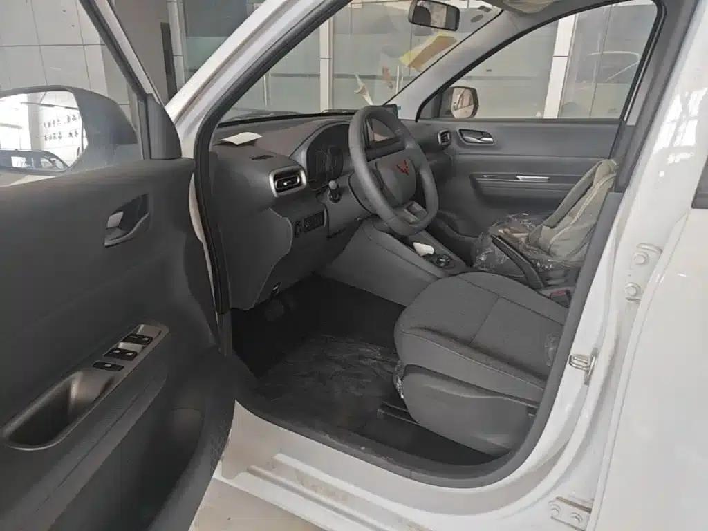 Wuling Hongguang New Energy 2025 Range-Extended Hybrid 50km Comfort Model — миниатюра 16