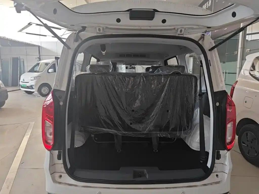 Wuling Hongguang New Energy 2025 Range-Extended Hybrid 50km Comfort Model — миниатюра 19
