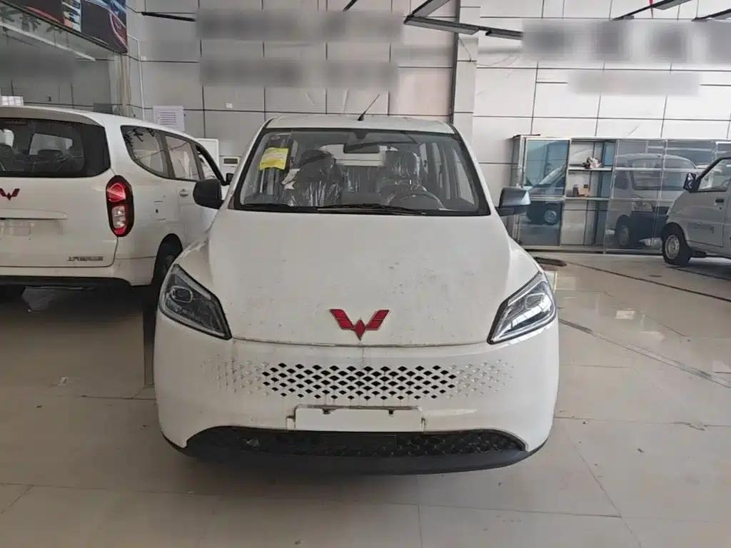 Wuling Hongguang New Energy 2025 Range-Extended Hybrid 50km Comfort Model — миниатюра 3