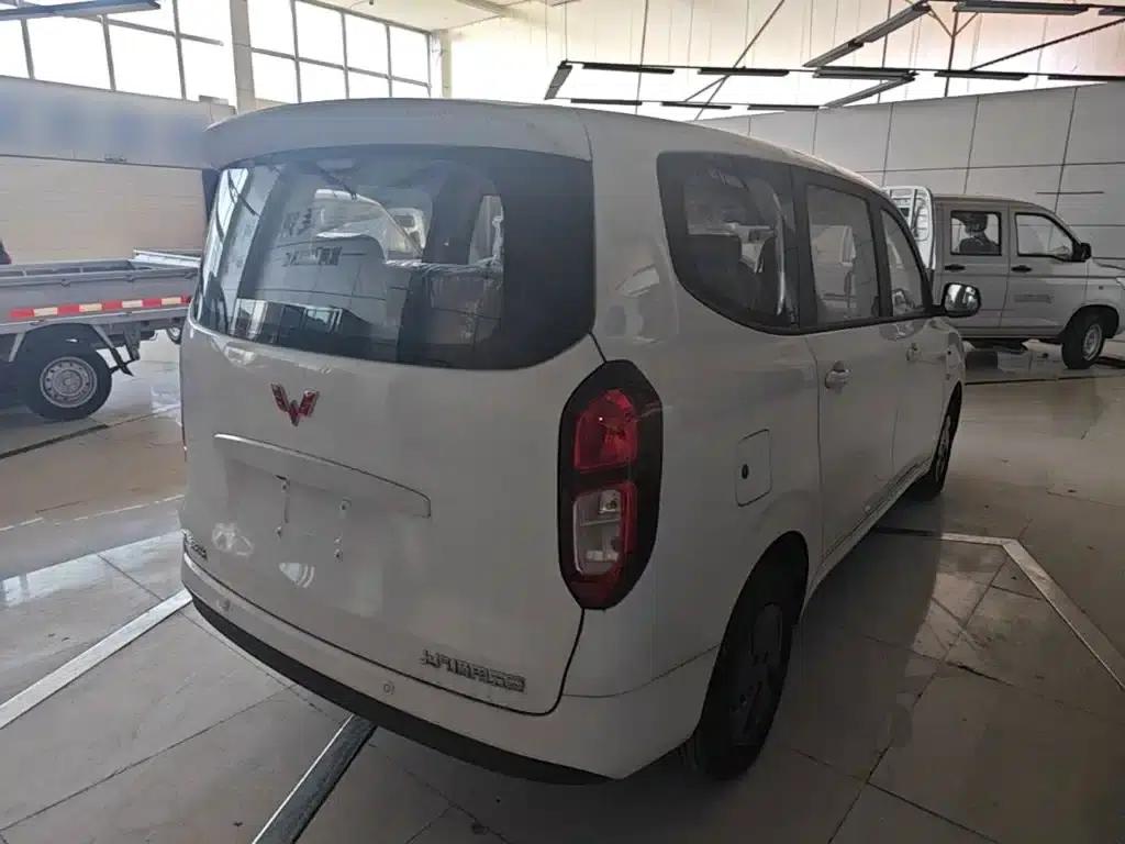 Wuling Hongguang New Energy 2025 Range-Extended Hybrid 50km Comfort Model — миниатюра 7