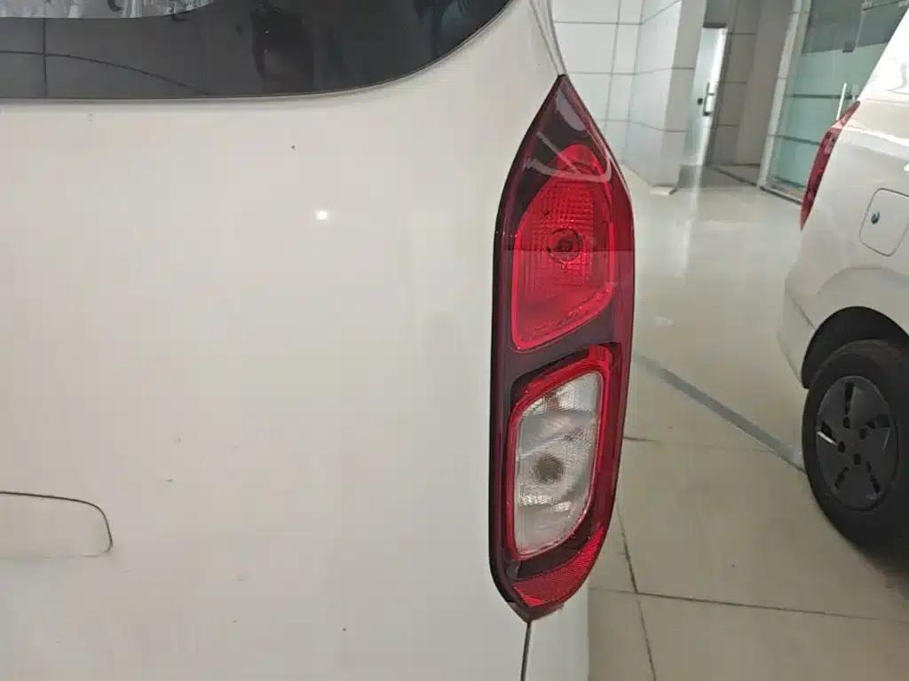 Wuling Hongguang New Energy 2025 Range-Extended Hybrid 50km Comfort Model — миниатюра 8