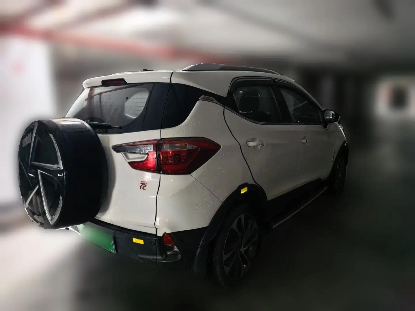 BYD Yuan 2016 1.5L Manual Luxury Version — миниатюра 6