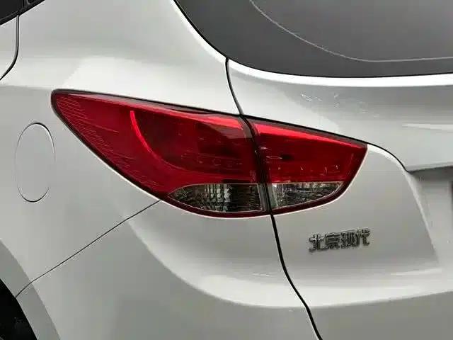 Beijing Hyundai ix35 2015 2.0L Automatic 2WD Comfort Model (National IV Emission Standard) — миниатюра 14