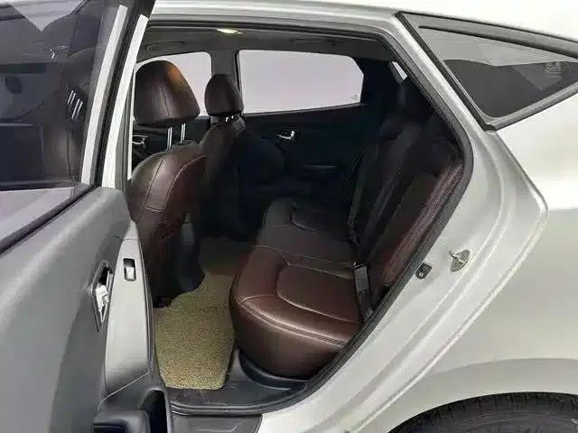 Beijing Hyundai ix35 2015 2.0L Automatic 2WD Comfort Model (National IV Emission Standard) — миниатюра 15