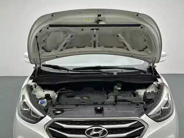 Beijing Hyundai ix35 2015 2.0L Automatic 2WD Comfort Model (National IV Emission Standard) — миниатюра 17