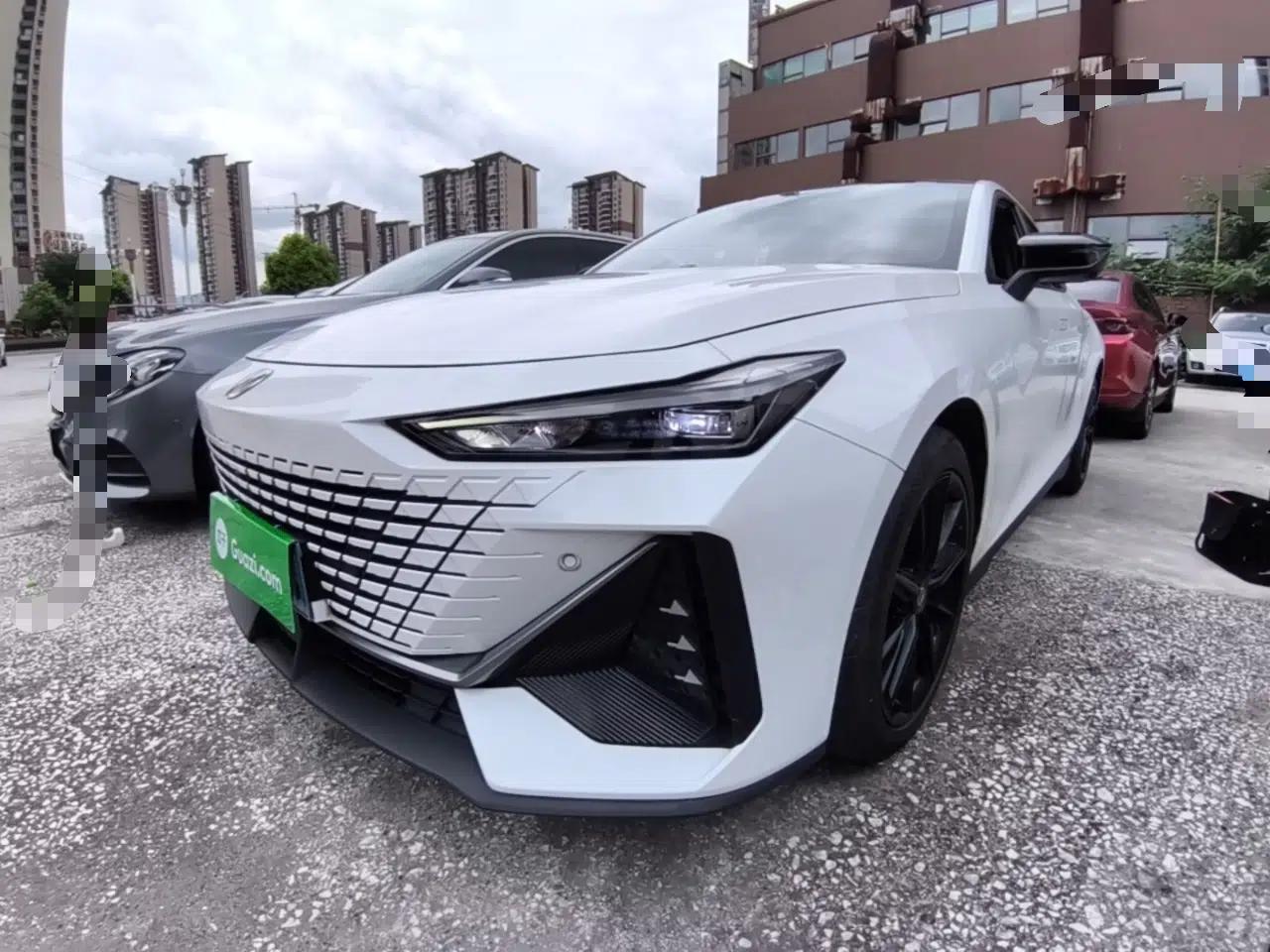 CHANGAN UNI-V 2023 1.5T Prestige Model — миниатюра 1