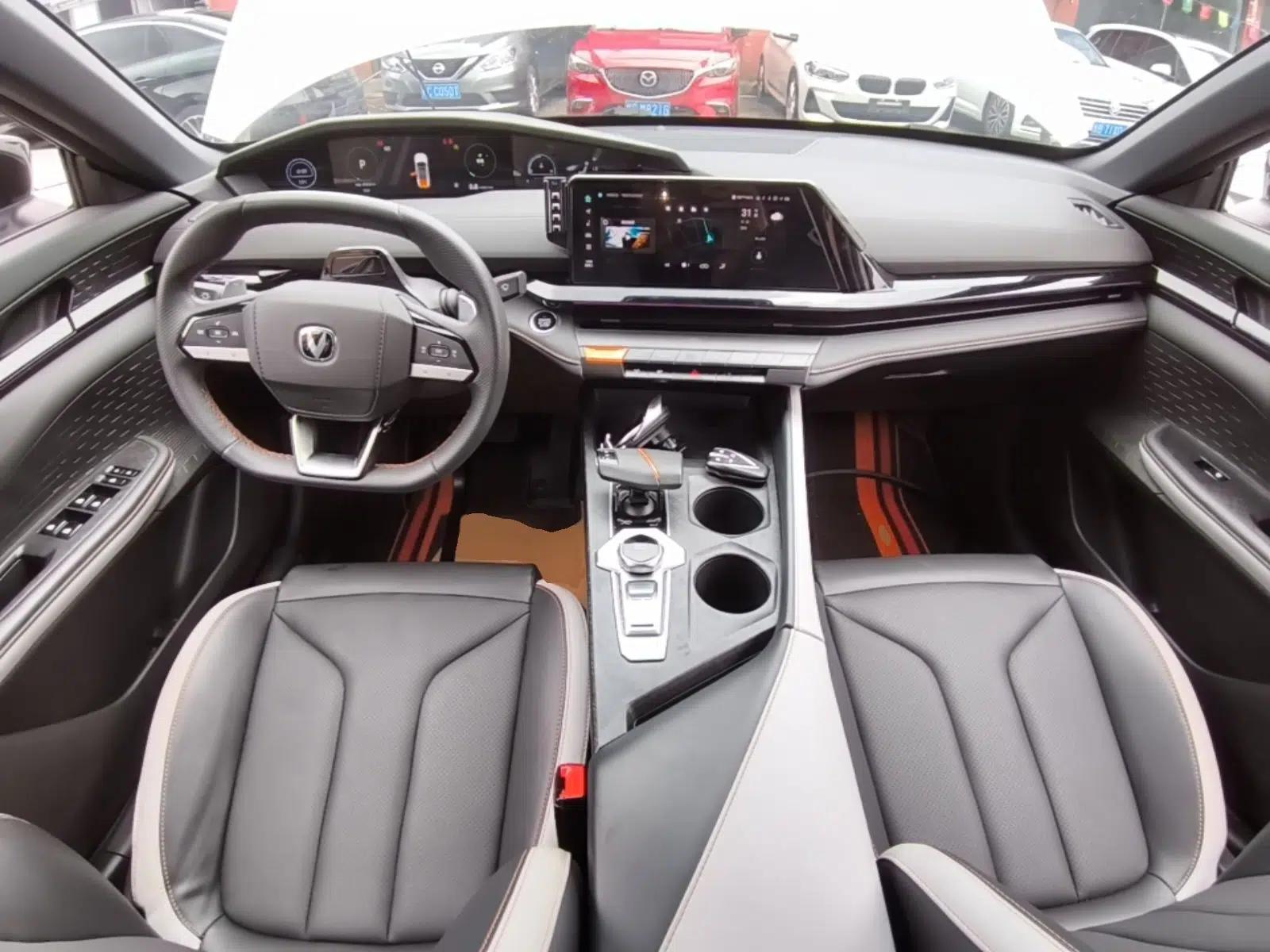 CHANGAN UNI-V 2023 1.5T Prestige Model — миниатюра 12