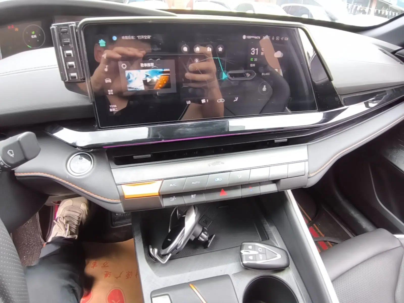 CHANGAN UNI-V 2023 1.5T Prestige Model — миниатюра 15