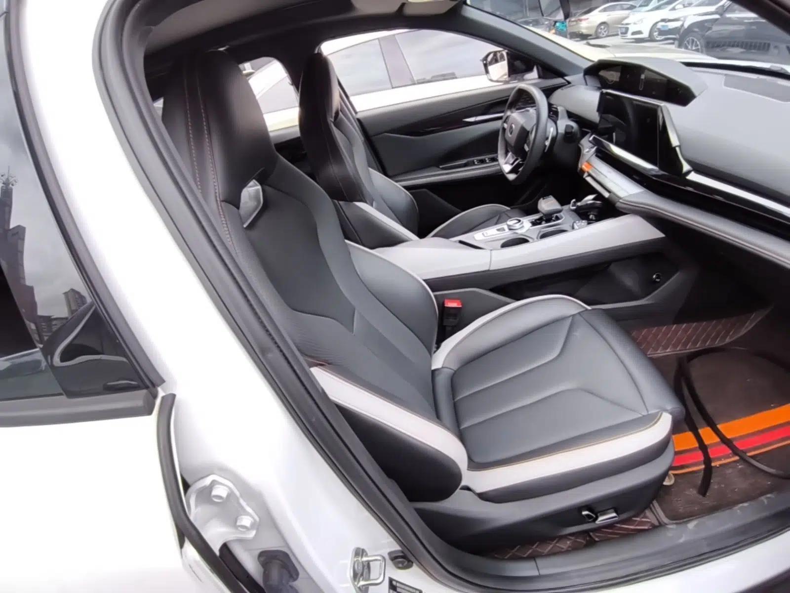 CHANGAN UNI-V 2023 1.5T Prestige Model — миниатюра 19