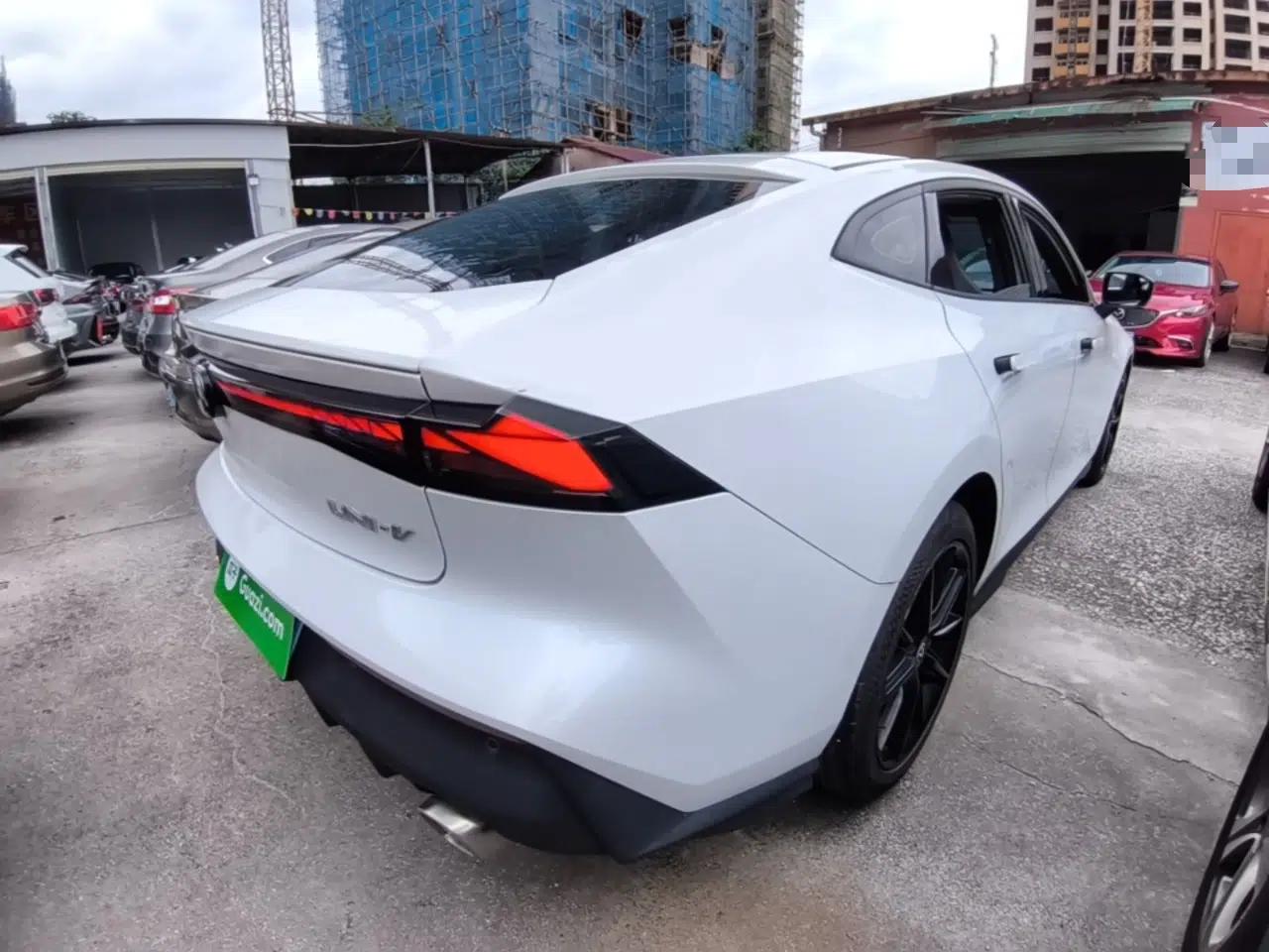 CHANGAN UNI-V 2023 1.5T Prestige Model — миниатюра 6