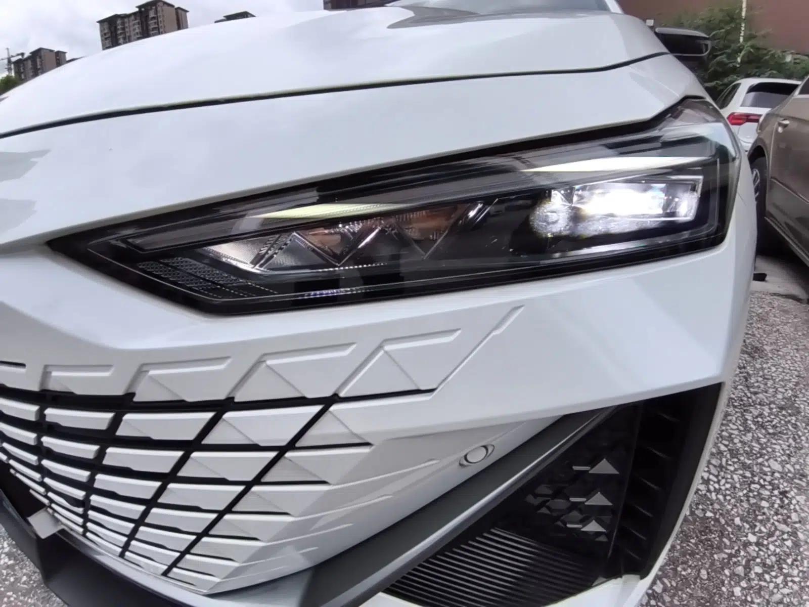 CHANGAN UNI-V 2023 1.5T Prestige Model — миниатюра 8