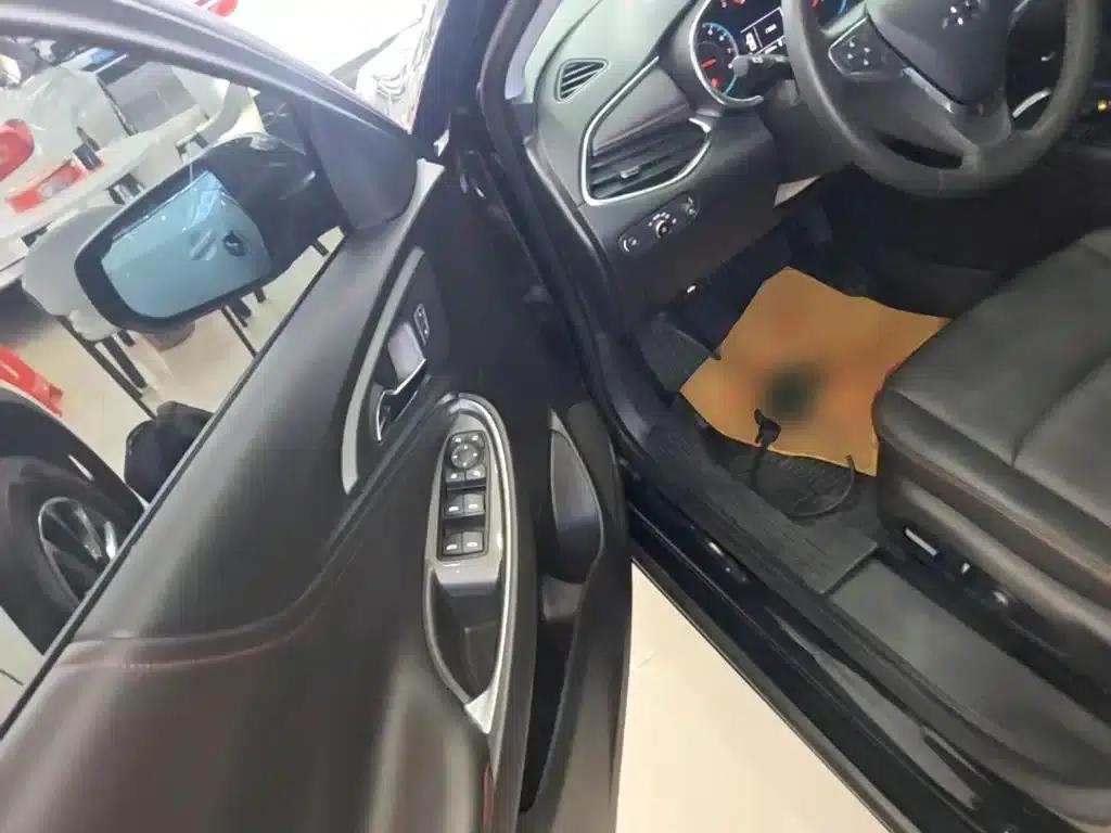 2022 Chevrolet Malibu XL Redline 550T Automatic Sport Edition — миниатюра 12