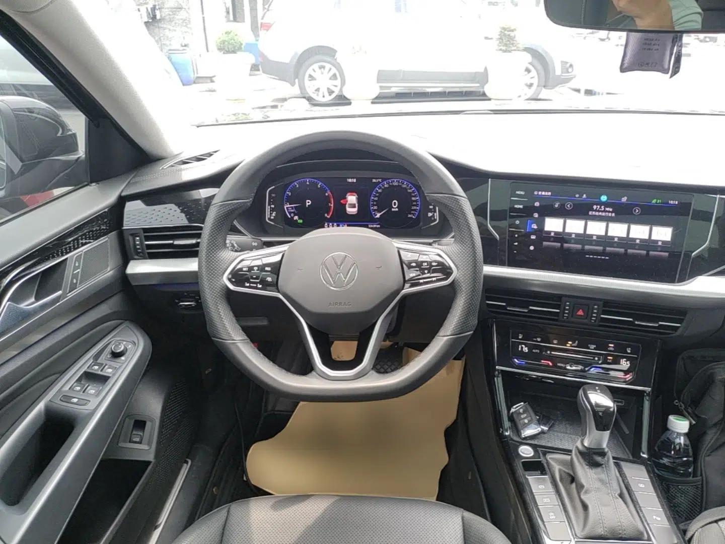 Volkswagen Passat 2023 330TSI Starry Luxury Edition — миниатюра 18