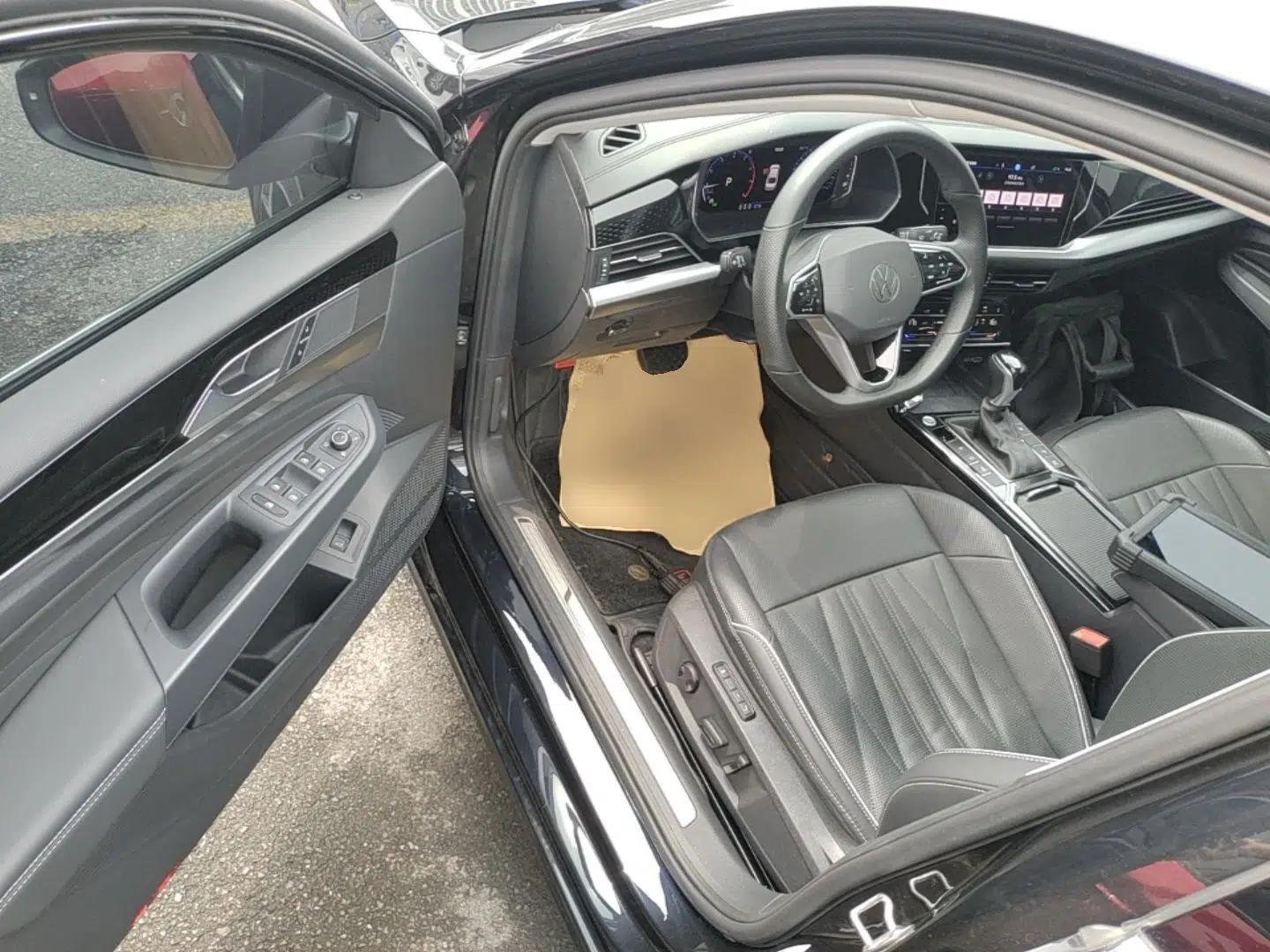 Volkswagen Passat 2023 330TSI Starry Luxury Edition — миниатюра 23