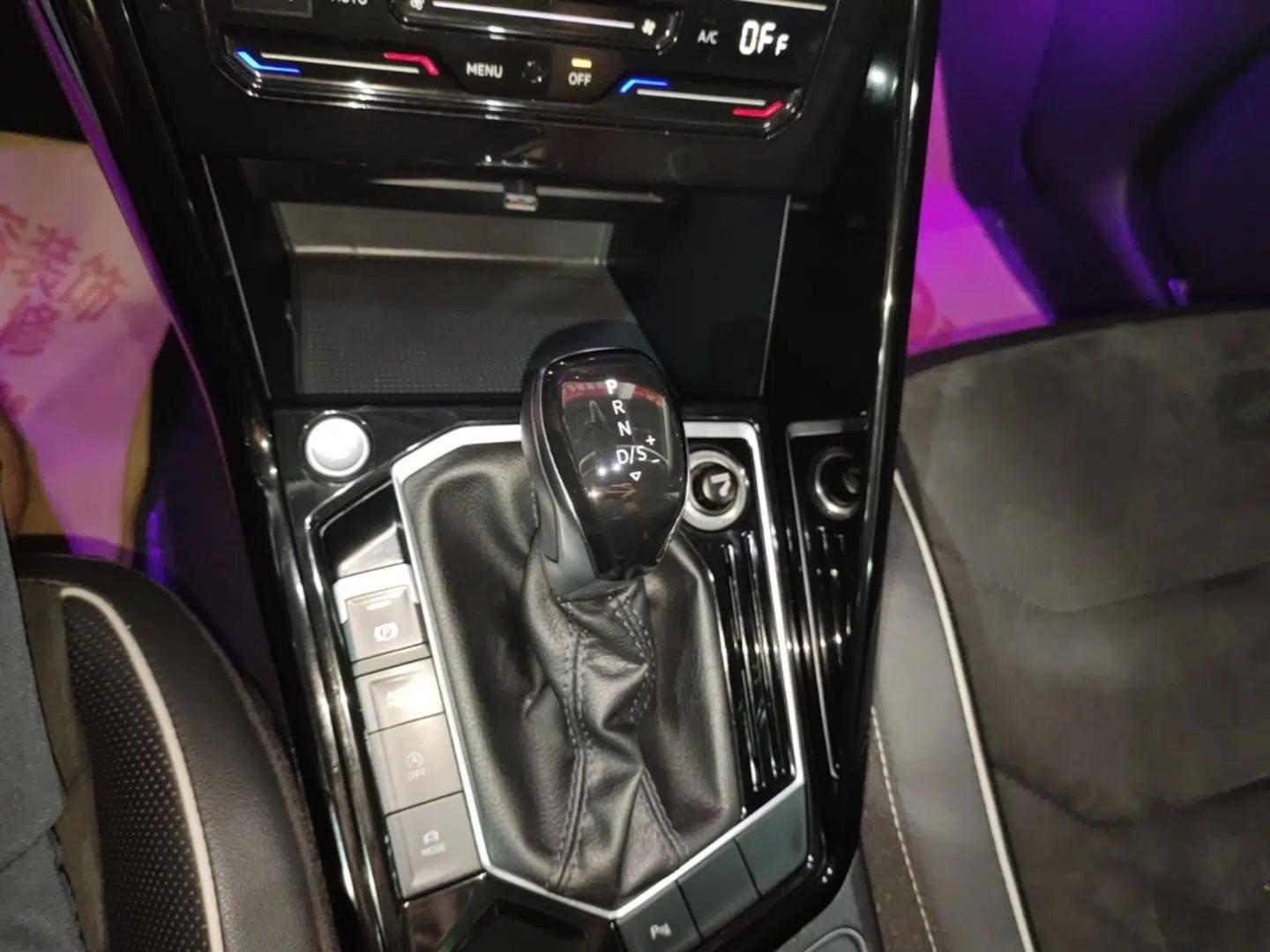 Volkswagen Tayron 2020 330TSI Two-Wheel Drive Luxury Connected Pro Edition — миниатюра 16