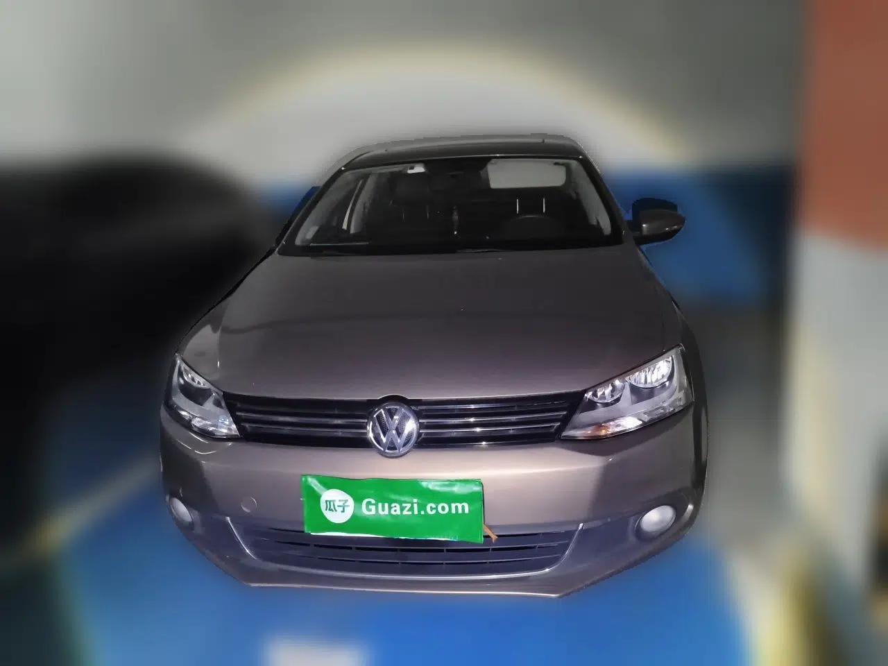 Volkswagen Sagitar 2012 1.6L Automatic Comfort Edition — миниатюра 2
