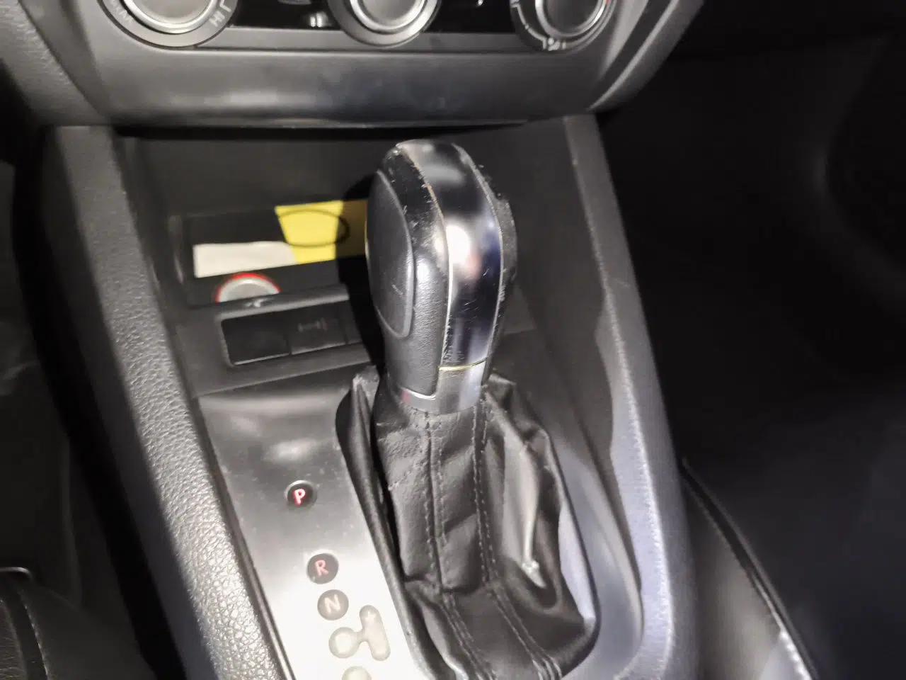Volkswagen Sagitar 2012 1.6L Automatic Comfort Edition — миниатюра 14