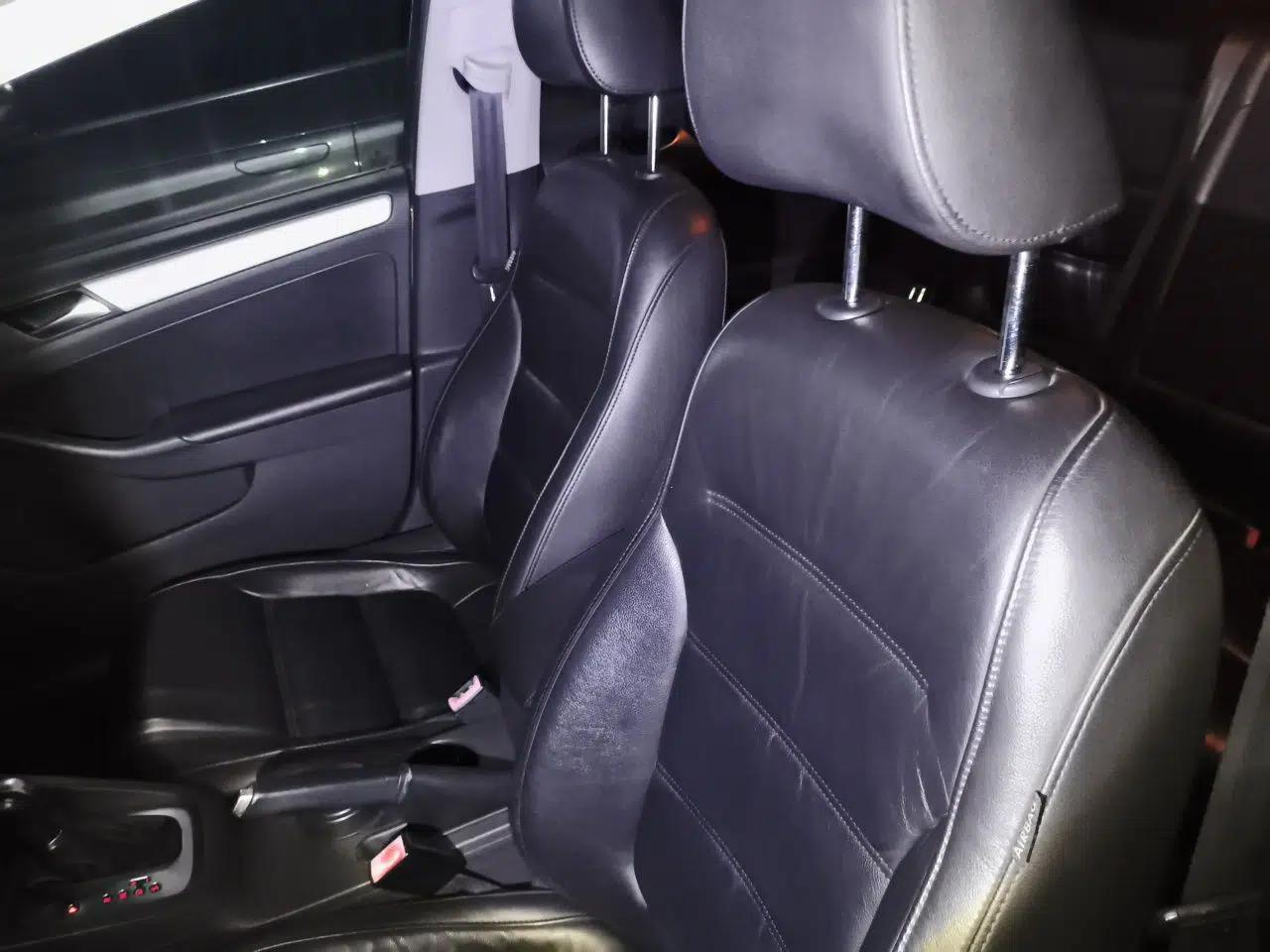 Volkswagen Sagitar 2012 1.6L Automatic Comfort Edition — миниатюра 15