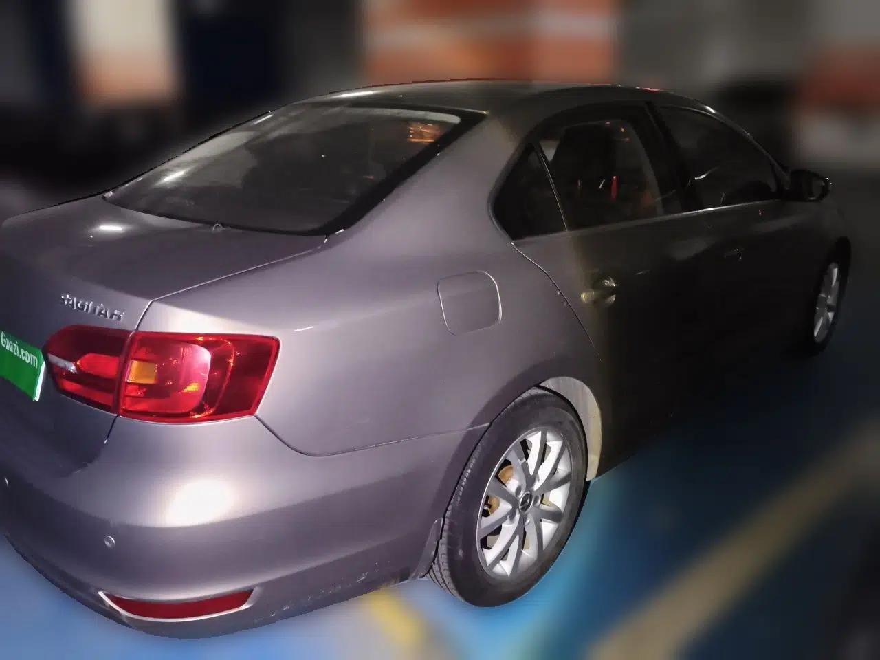 Volkswagen Sagitar 2012 1.6L Automatic Comfort Edition — миниатюра 6
